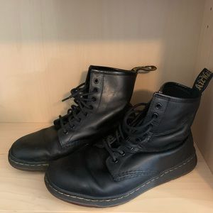 Black dr martens